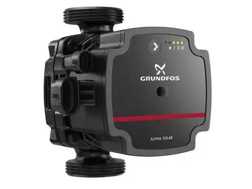 Schwarze Grundfos Umwälzpumpe mit mehreren Anschlüssen und Steuerungselementen. Sichtbare LEDs zur Funktionsanzeige und ein kompaktes Design.